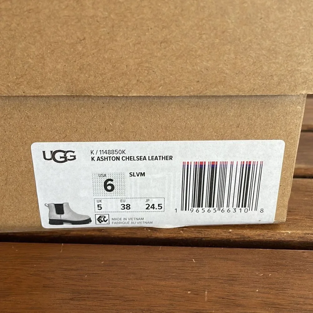 UGG Kids' Ashton Chelsea Leather Boots Silver USA Big Kid 6Y/UK5/EU38(BOX CRUSH)